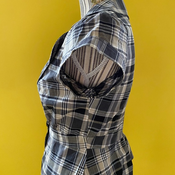 Blazer - Picture 3 of 3